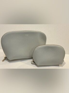 Cuyana Leather Travel Case Set- Made in Argentina- Pearl Grey- Pre-owned